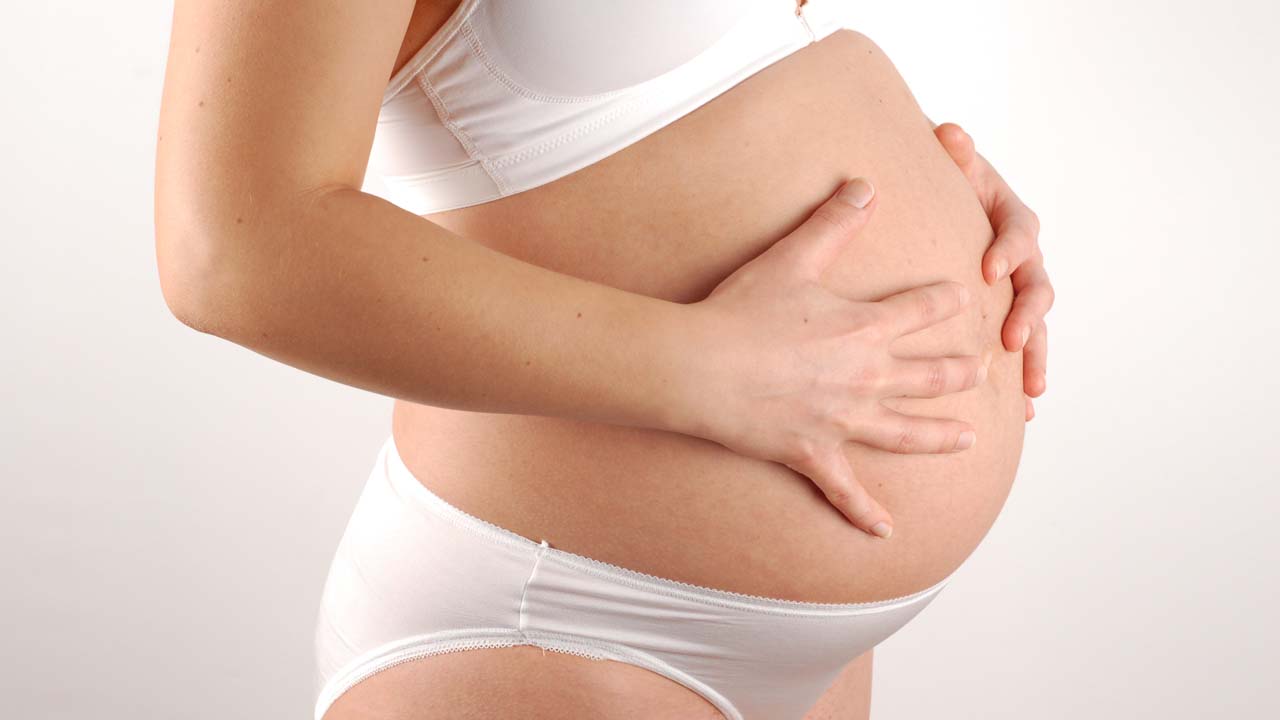 Chirurgie du ventre après la grossesse : pourquoi l’envisager ?